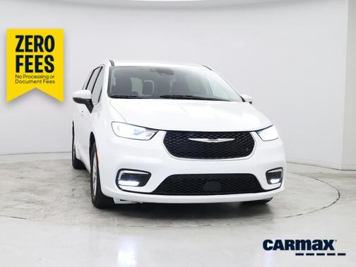White 2023 Chrysler Pacifica Touring L