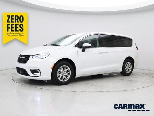 White 2023 Chrysler Pacifica Touring L