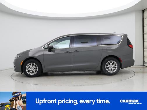 Gray 2023 Chrysler Pacifica Touring L