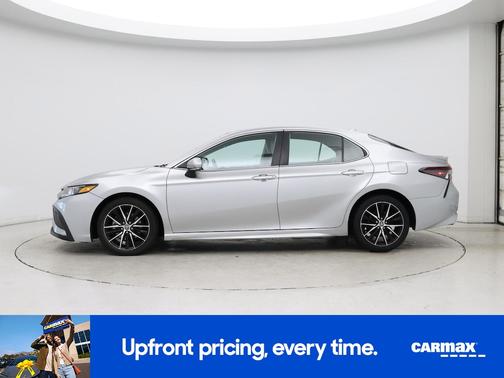 2022 Toyota Camry Hybrid SE