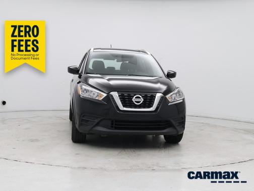 Black 2019 Nissan Kicks SV