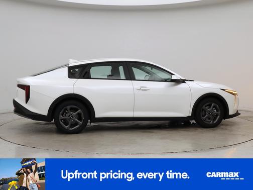 White 2025 Kia K4 LXS