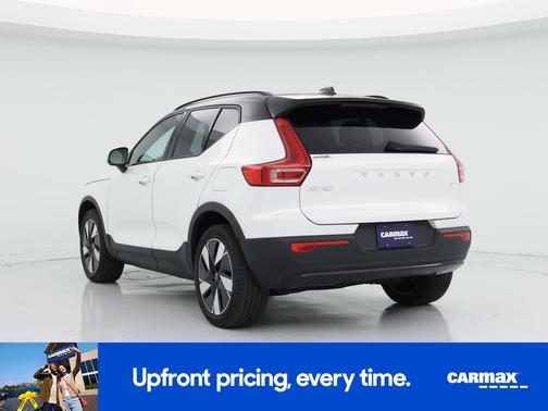 White 2024 Volvo XC40 Recharge Pure Electric Core