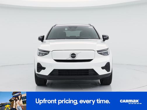 White 2024 Volvo XC40 Recharge Pure Electric Core