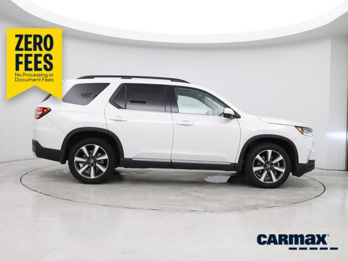 White 2024 Honda Pilot Elite