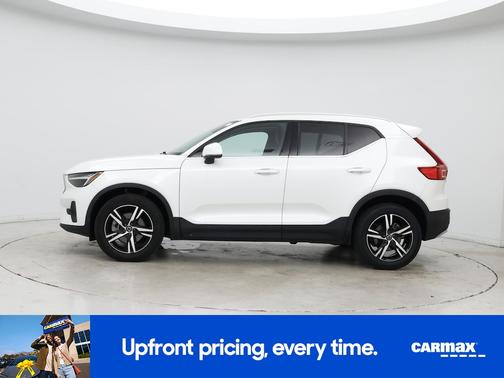 White 2023 Volvo XC40 B5 Plus Bright Theme