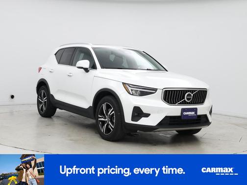 White 2023 Volvo XC40 B5 Plus Bright Theme