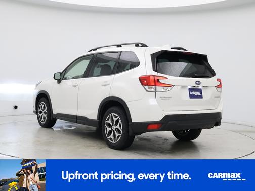 White 2023 Subaru Forester Premium