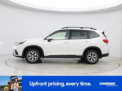 White 2023 Subaru Forester Premium