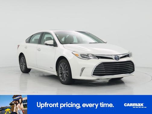 White 2016 Toyota Avalon Hybrid Limited