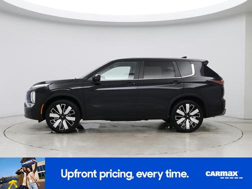 Black 2025 Mitsubishi Outlander SE