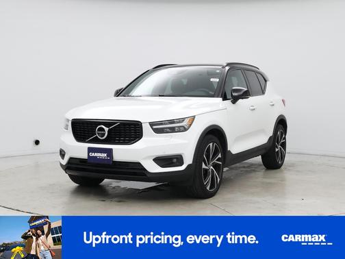 White 2022 Volvo XC40 T5 R-Design