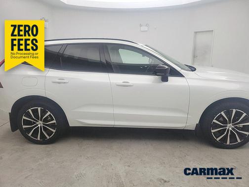 White 2024 Volvo XC60 B5 Plus Dark Theme