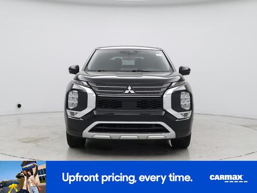 Black 2024 Mitsubishi Outlander SE