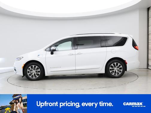 2025 Chrysler Pacifica Hybrid Pinnacle