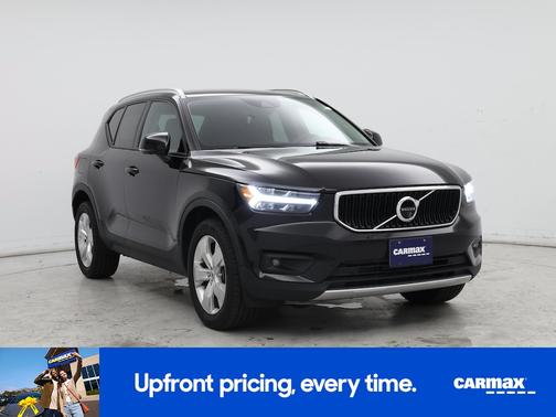 2022 Volvo XC40 T4 Momentum