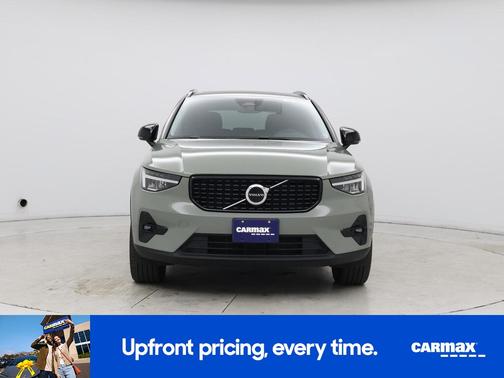 2023 Volvo XC40 B5 Plus Bright Theme