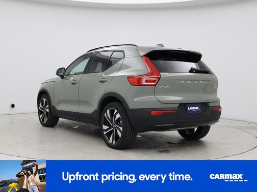 2023 Volvo XC40 B5 Plus Bright Theme