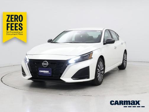 White 2024 Nissan Altima SV