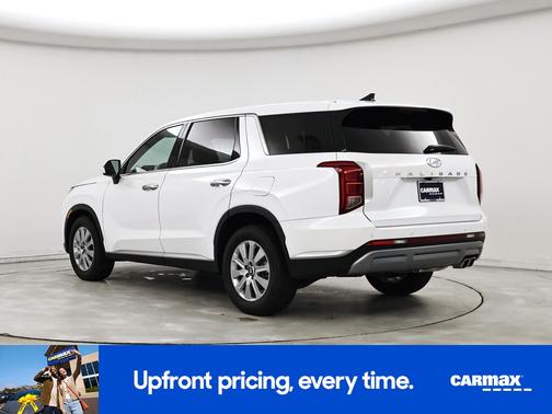 White 2025 Hyundai PALISADE SE