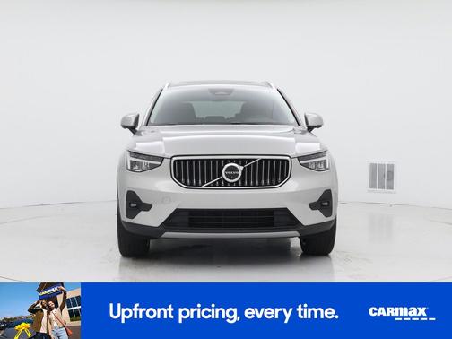 2023 Volvo XC40 B5 Ultimate Bright Theme