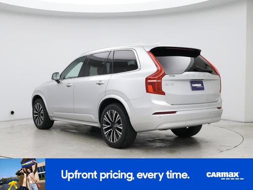 2022 Volvo XC90 T5 Momentum