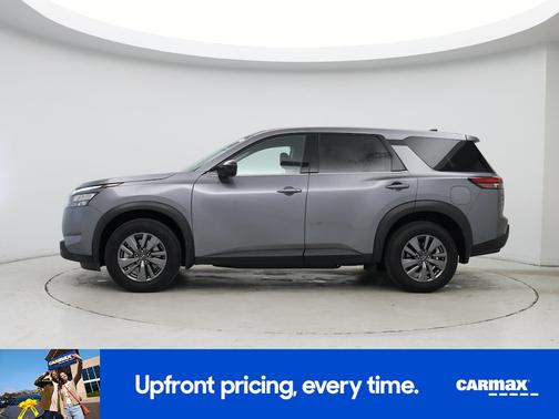 2025 Nissan Pathfinder S
