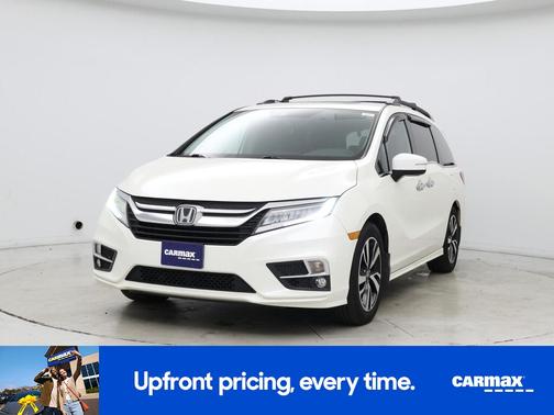 White 2018 Honda Odyssey Elite