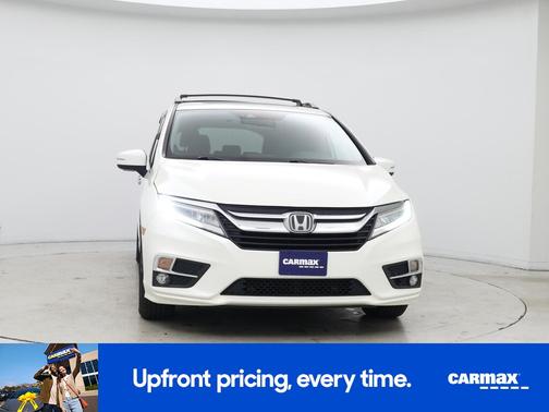 White 2018 Honda Odyssey Elite