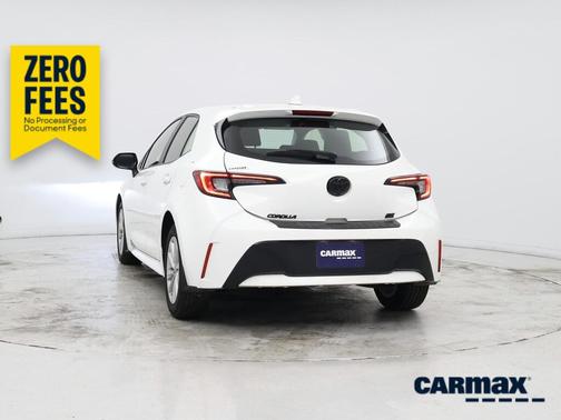 White 2023 Toyota Corolla Hatchback SE