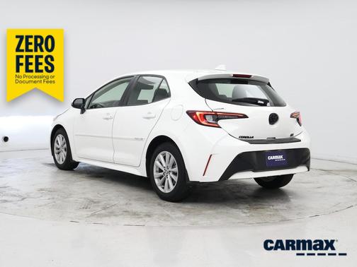 White 2023 Toyota Corolla Hatchback SE