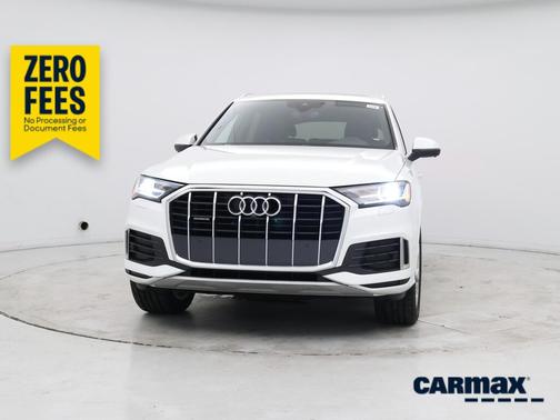 White 2021 Audi Q7 Premium