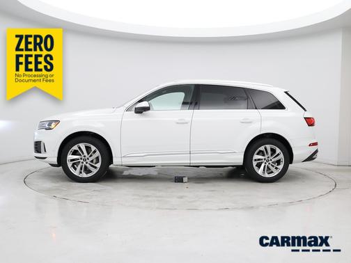 White 2021 Audi Q7 Premium