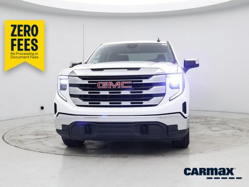 White 2022 GMC Sierra 1500 SLE