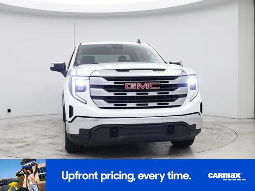 White 2022 GMC Sierra 1500 SLE