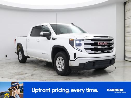 White 2022 GMC Sierra 1500 SLE