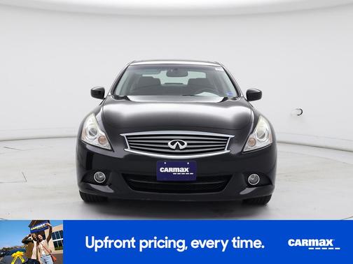 Black 2015 INFINITI Q40