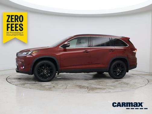 Burgundy 2019 Toyota Highlander SE