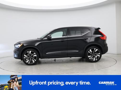 2023 Volvo XC40 B5 Plus Bright Theme