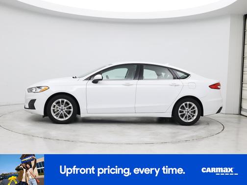 White 2019 Ford Fusion SE
