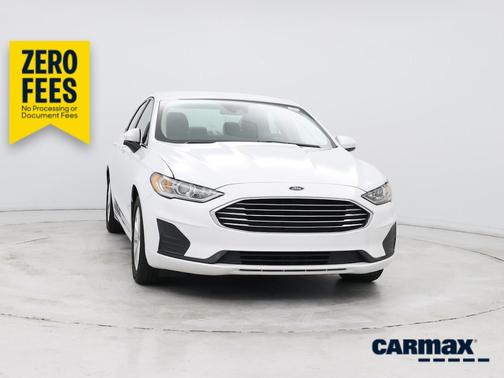 White 2019 Ford Fusion SE