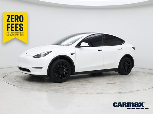 White 2024 Tesla Model Y