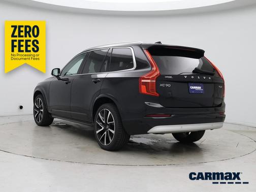 Black 2022 Volvo XC90 T6 Momentum