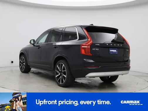 Black 2022 Volvo XC90 T6 Momentum