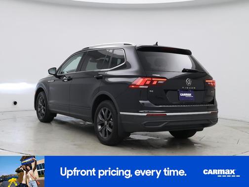Black 2022 Volkswagen Tiguan SE