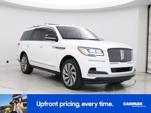 White 2022 Lincoln Navigator Reserve