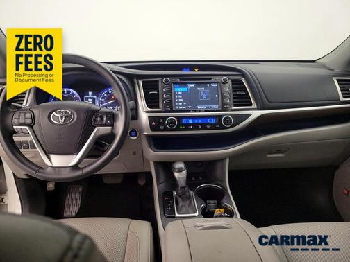 White 2016 Toyota Highlander Limited