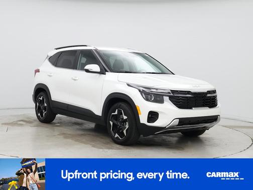 White 2024 Kia Seltos EX