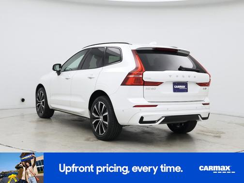 White 2023 Volvo XC60 B5 Plus Dark Theme