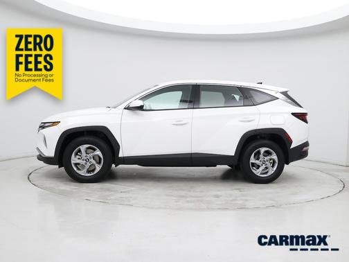 White 2023 Hyundai TUCSON SE